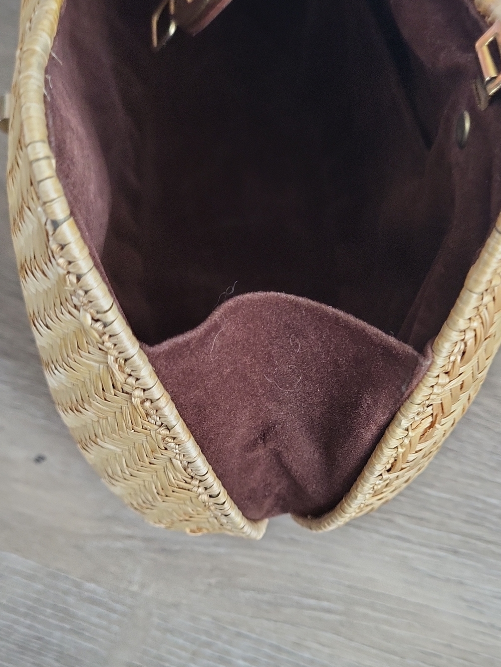 Vintage Woven Straw Rattan shoulder Bag with Leather Trim & Statement Clasp - Picture 15 of 16